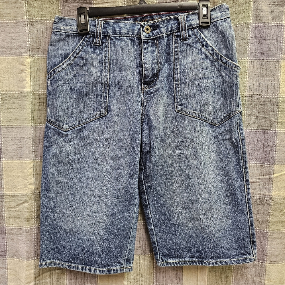Guess Jeans * Burmuda Shorts * Women's Size 14 (Tag Says 18) * Light Wash